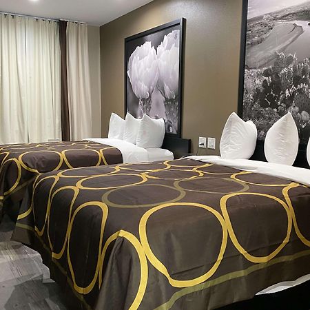 Super 8 By Wyndham Houston Nw Beltway 8-West Rd Hotell Eksteriør bilde