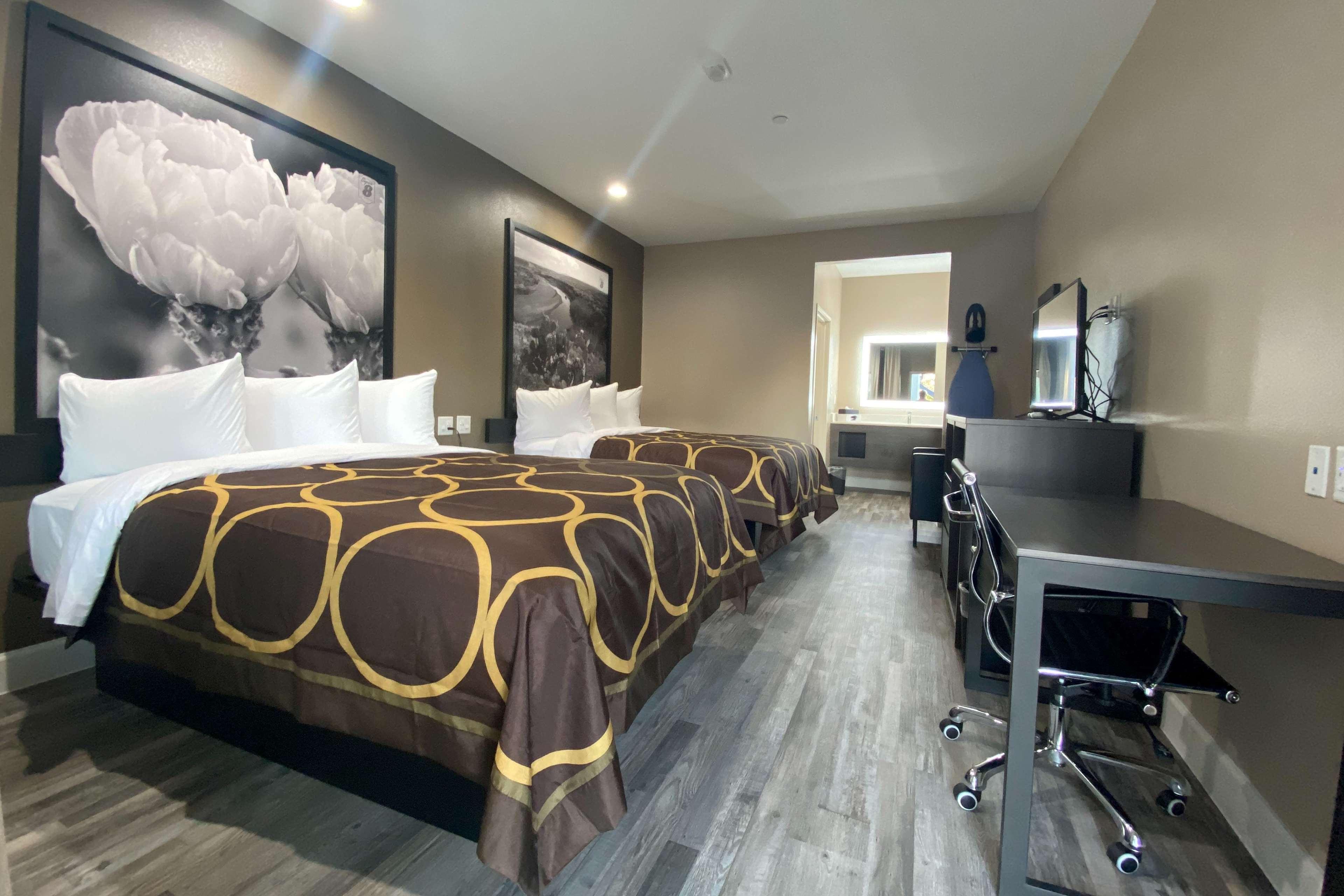 Super 8 By Wyndham Houston Nw Beltway 8-West Rd Hotell Eksteriør bilde